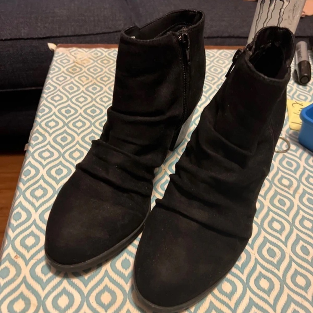Arizona Love Black Suede Ruching Ankle Boots